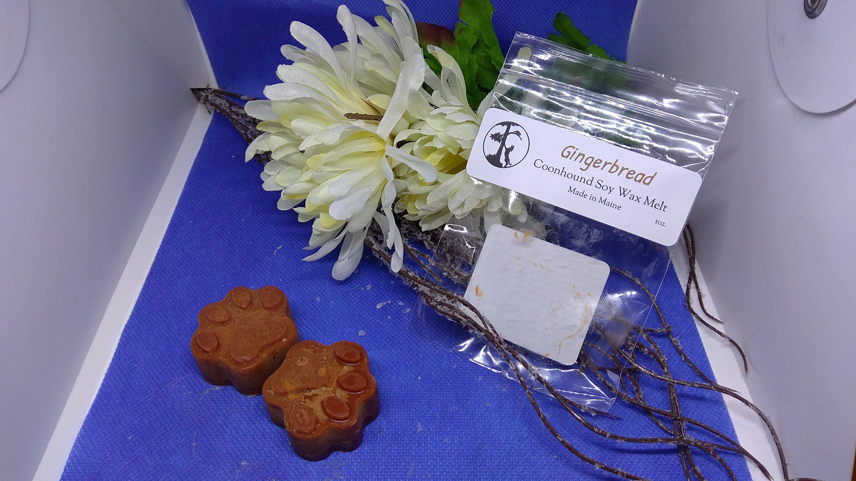 Christmas Soy Wax Melts - Holiday Scented, Paw Print, Maine Made