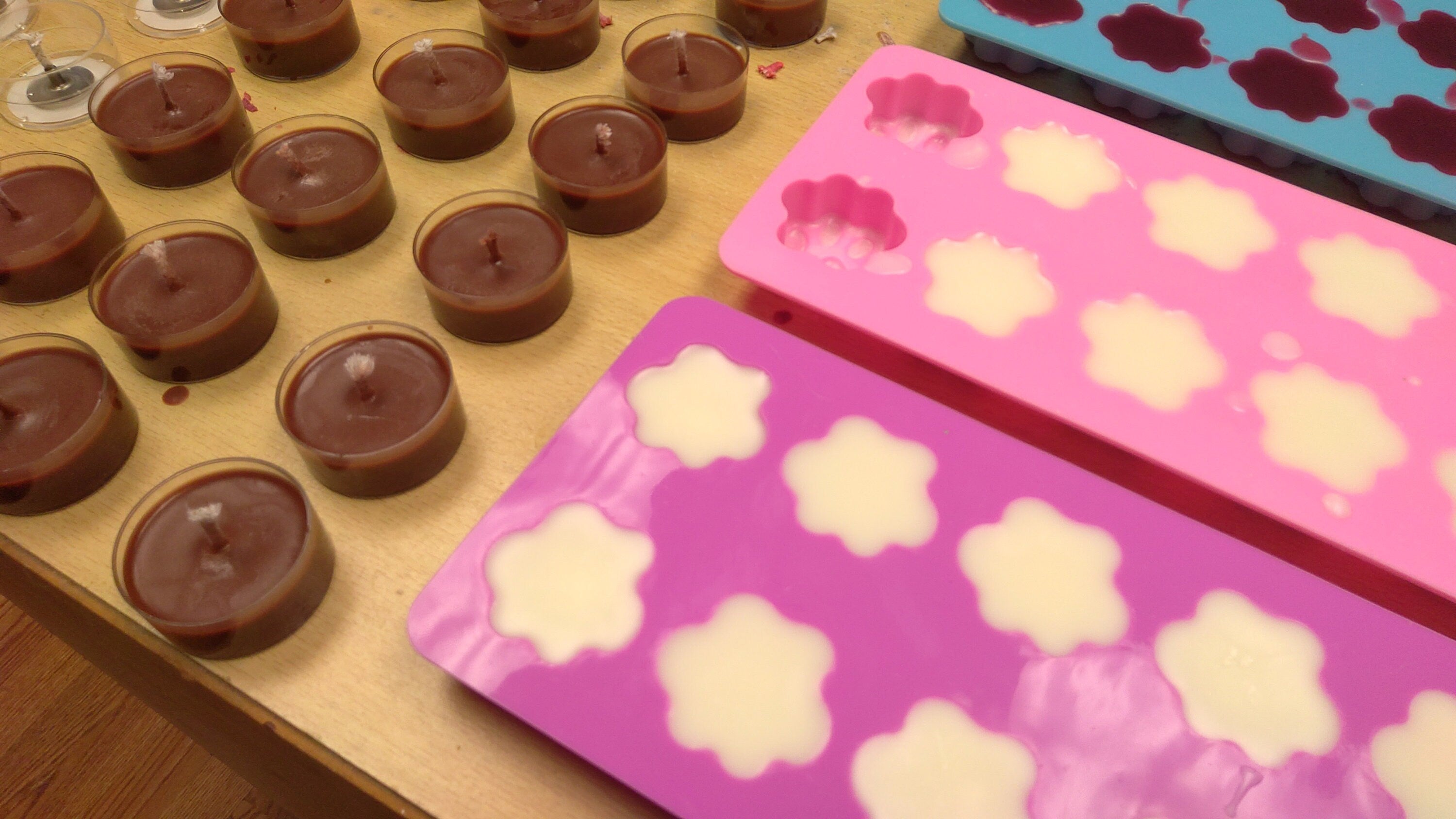 Paw Print Soy Wax Melts: Premade Options, Maine Made