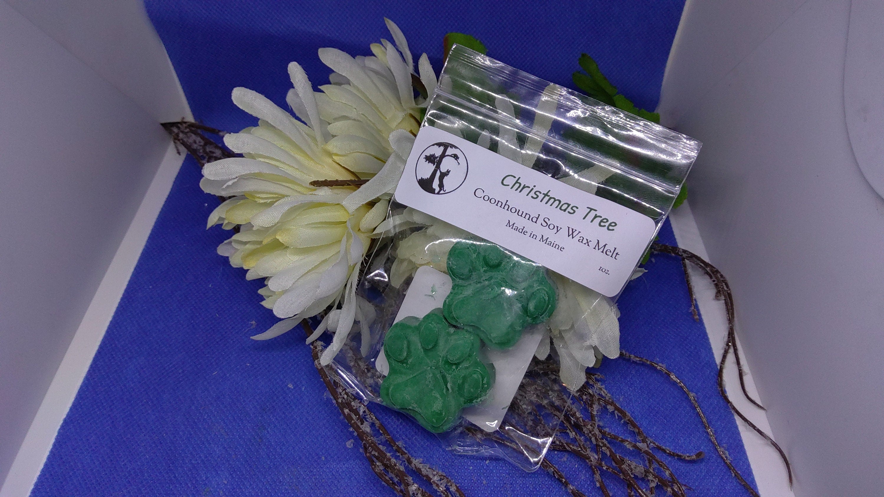 Christmas Soy Wax Melts - Holiday Scented, Paw Print, Maine Made